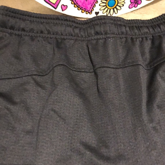 Under armor heat gear. Size medium. Prelove pre worn condition. M. Athletic - Picture 5 of 6